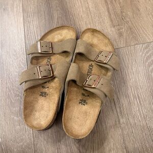 Birkenstock Arizona Suede Sandals – Taupe – EU 36 / US 5–5.5